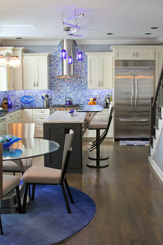 Inspiration for a contemporary kitchen remodel in St Louis