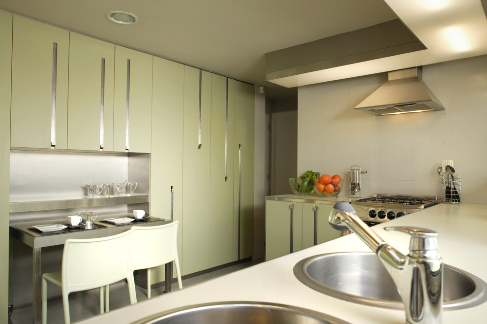 Inspiration for a modern kitchen remodel in Other with stainless steel appliances