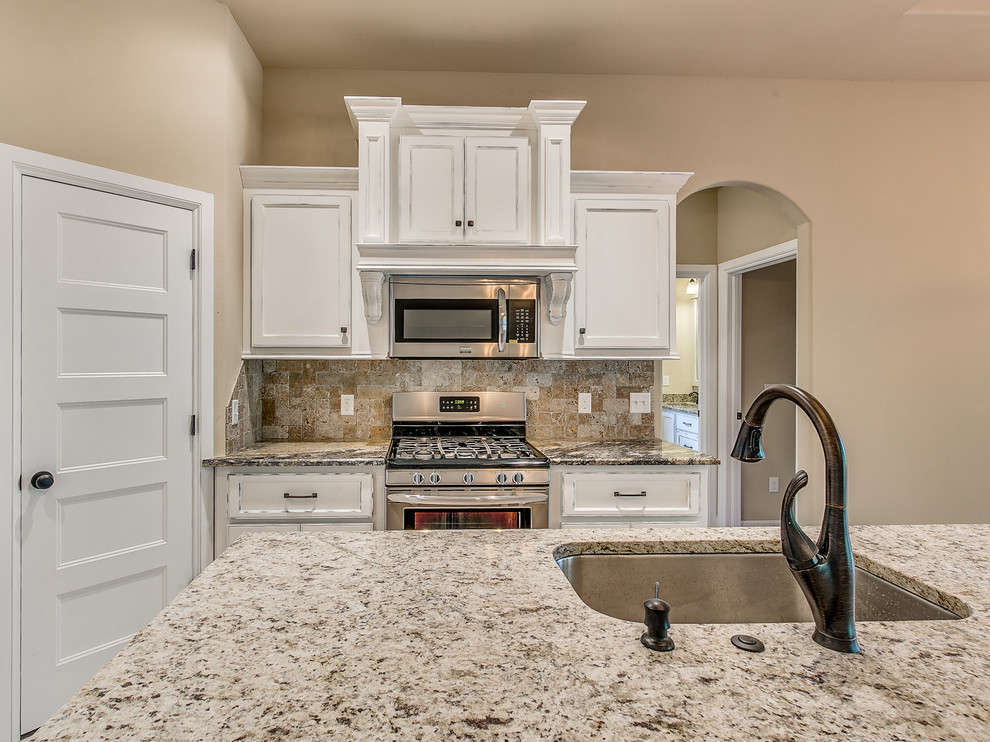 Kitchen - Traditional - Kitchen - Oklahoma City - by ...