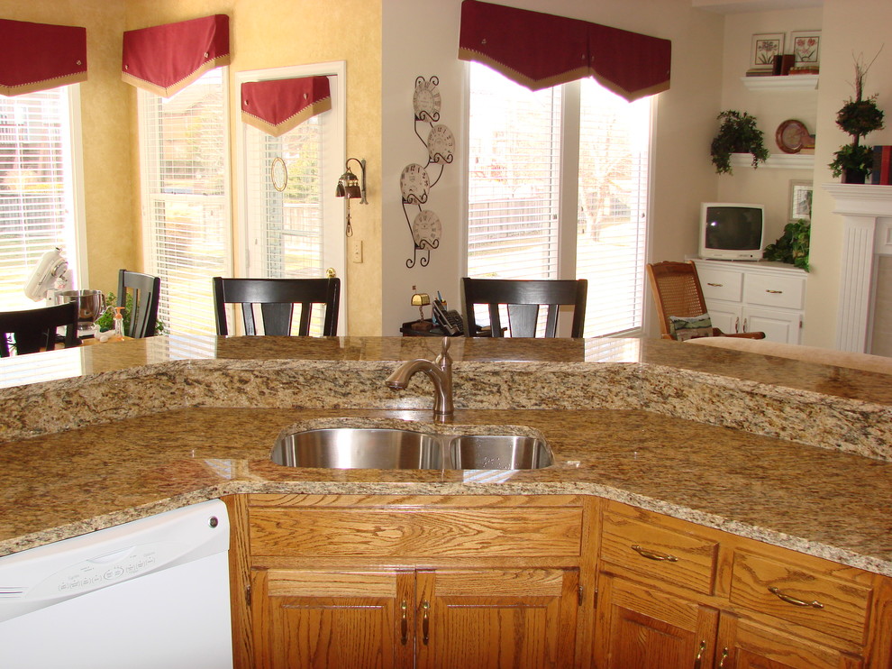 Kitchen Countertops Traditional Kitchen Kansas City by Evolve