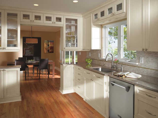 Kitchen Craft White Kitchen Cabinets American Traditional Kitchen Other By Masterbrand Cabinets Inc Houzz