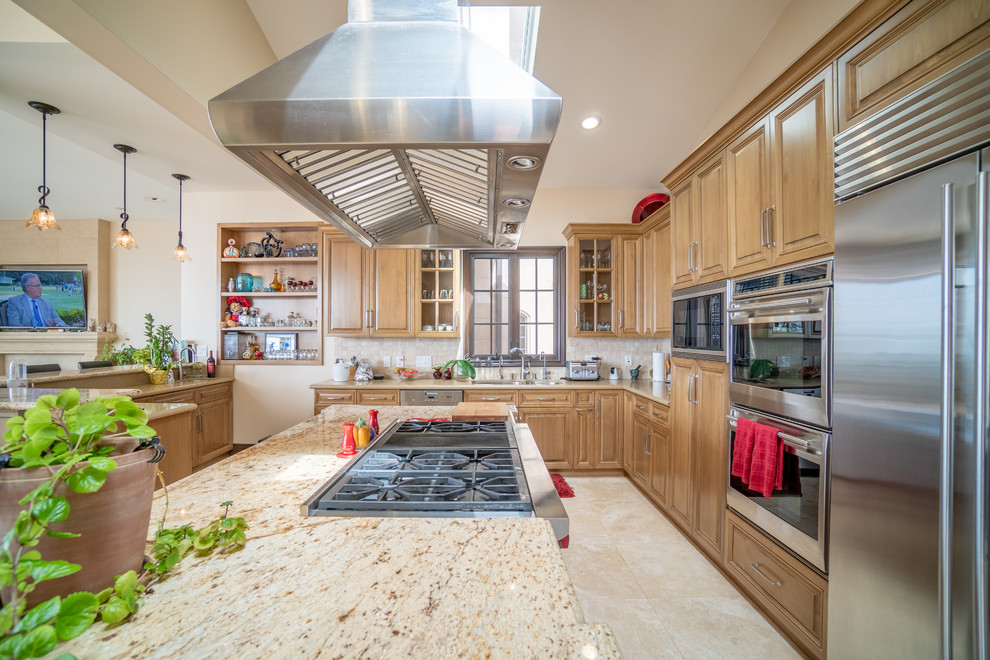 This is an example of a mediterranean kitchen in Los Angeles.