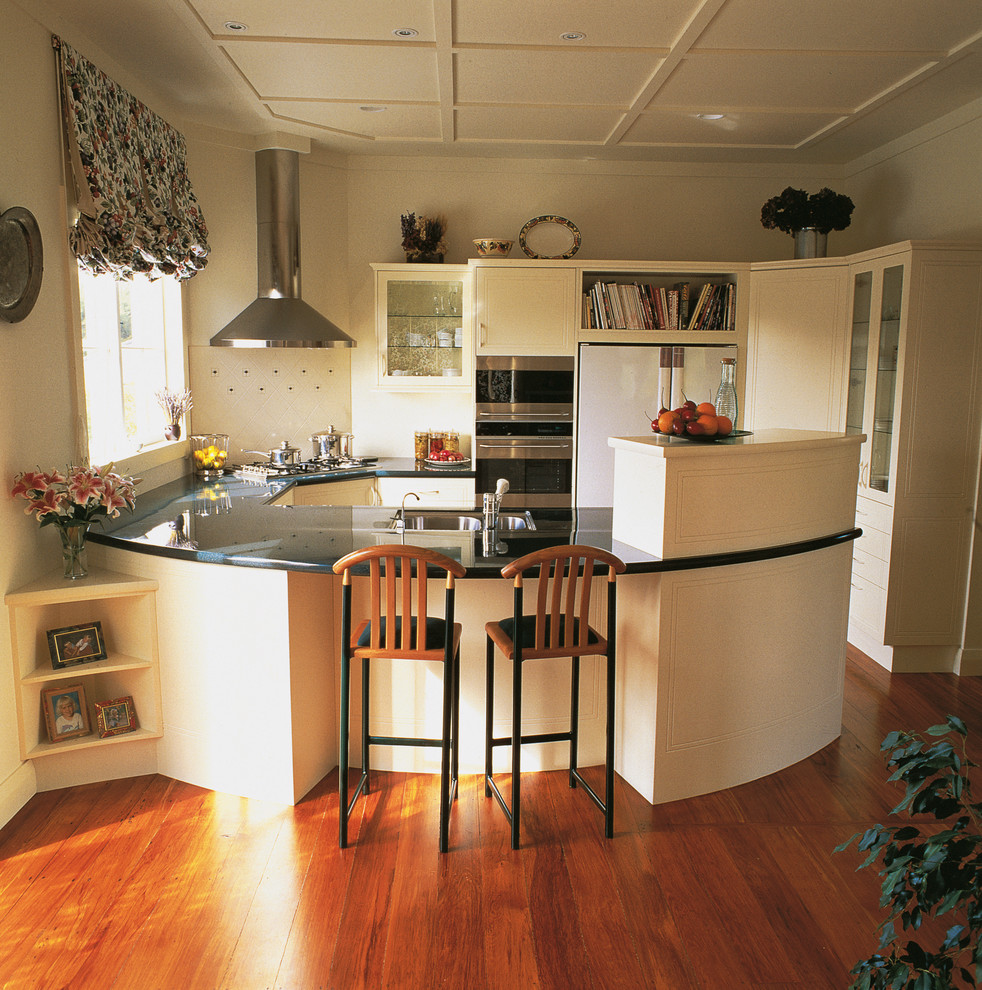 Kitchen Designs - Traditional - Kitchen - Cincinnati - by Avonite ...