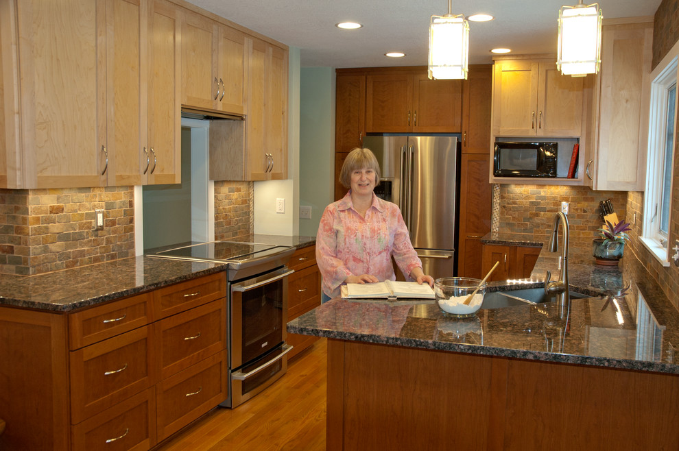 Inspiration for a traditional kitchen in Minneapolis.