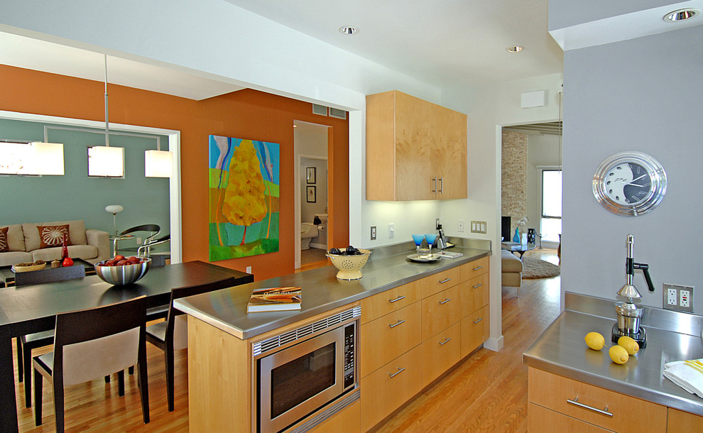 Inspiration for a modern kitchen remodel in Los Angeles