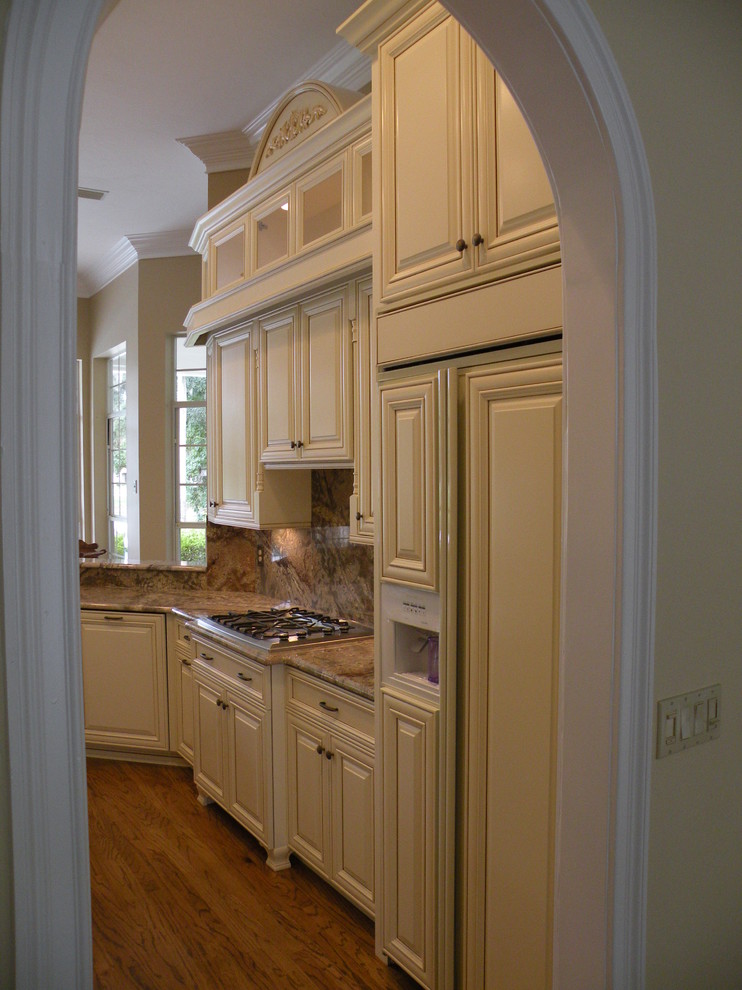 Kitchen - Traditional - Kitchen - Jacksonville - by Floridian Design