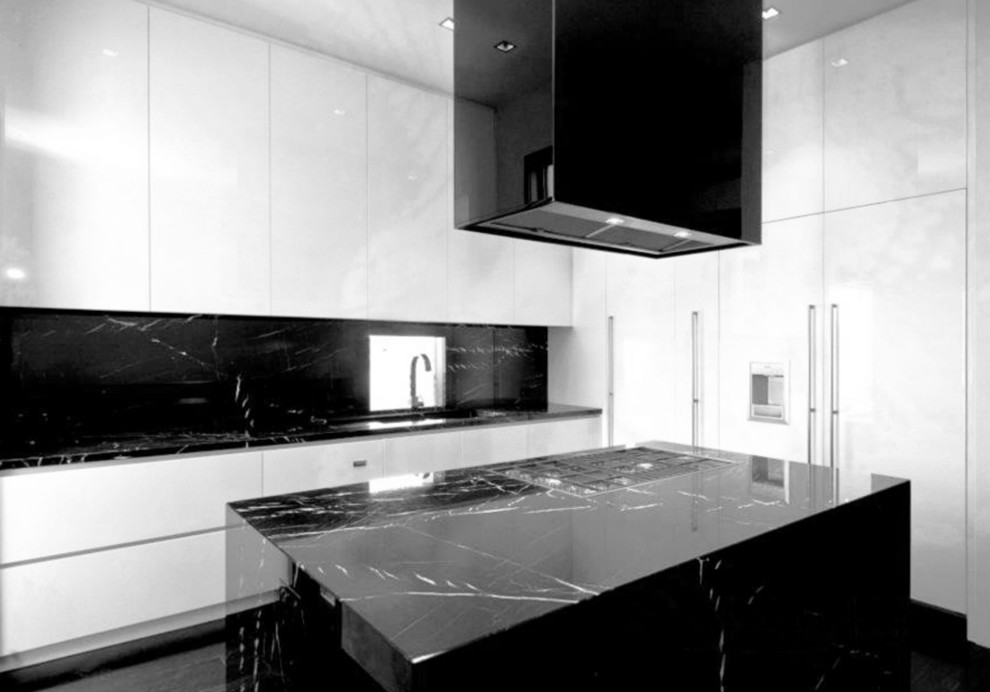Photo of a medium sized contemporary kitchen in Melbourne.