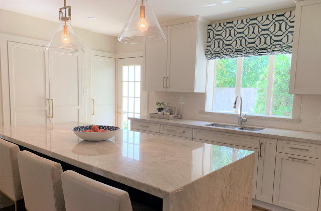 Kitchen Gets a Facelift - Modern - Kitchen - Houston - by K Two Designs ...