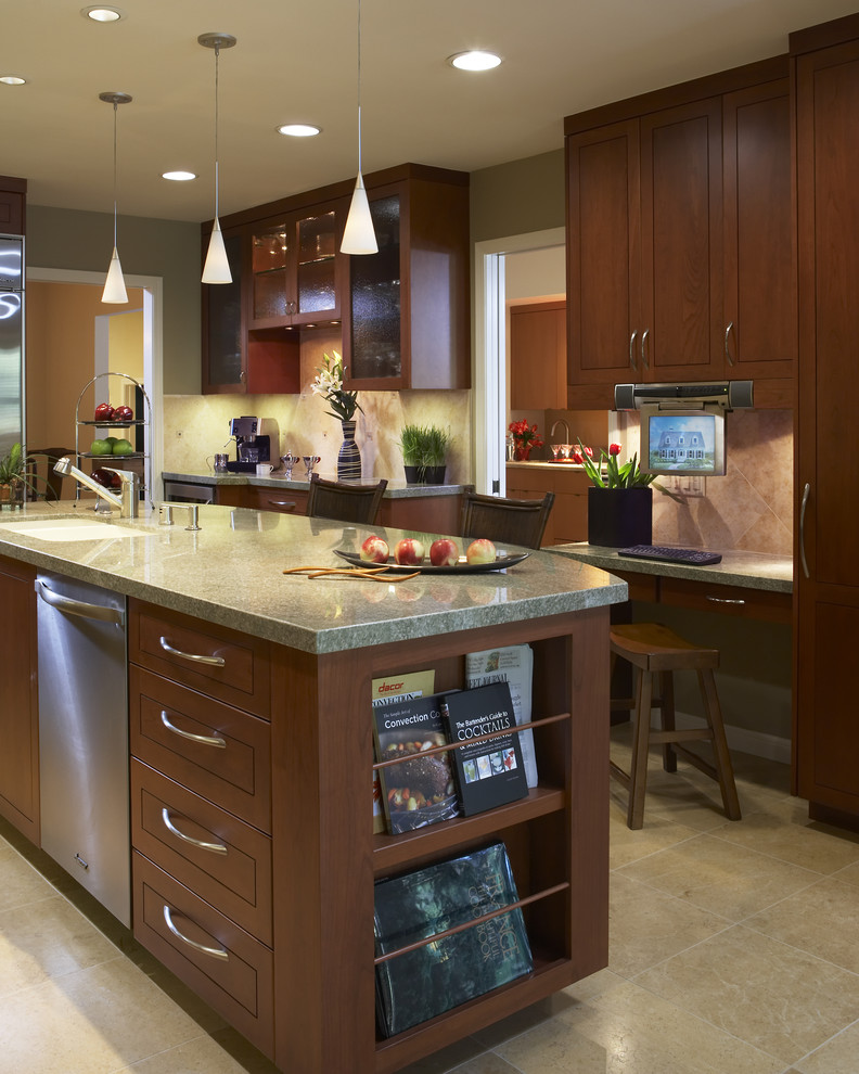 Idée de décoration pour une cuisine asiatique en bois foncé avec une crédence beige, un électroménager en acier inoxydable et un plan de travail en granite.