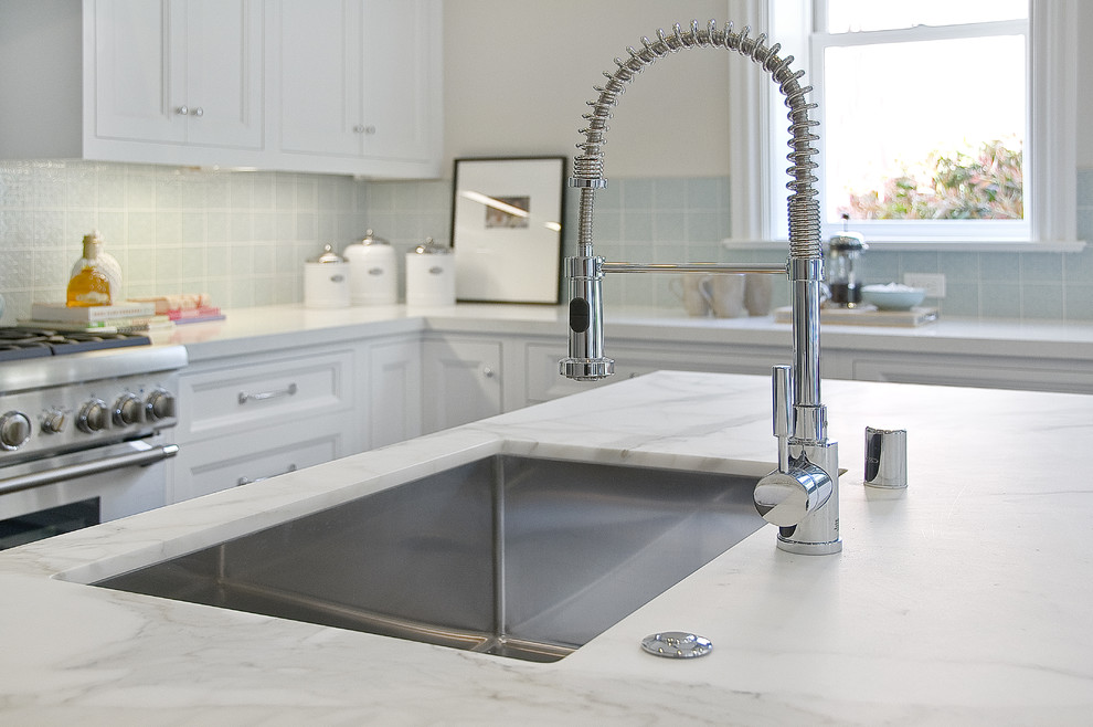 Example of a classic kitchen design in San Francisco