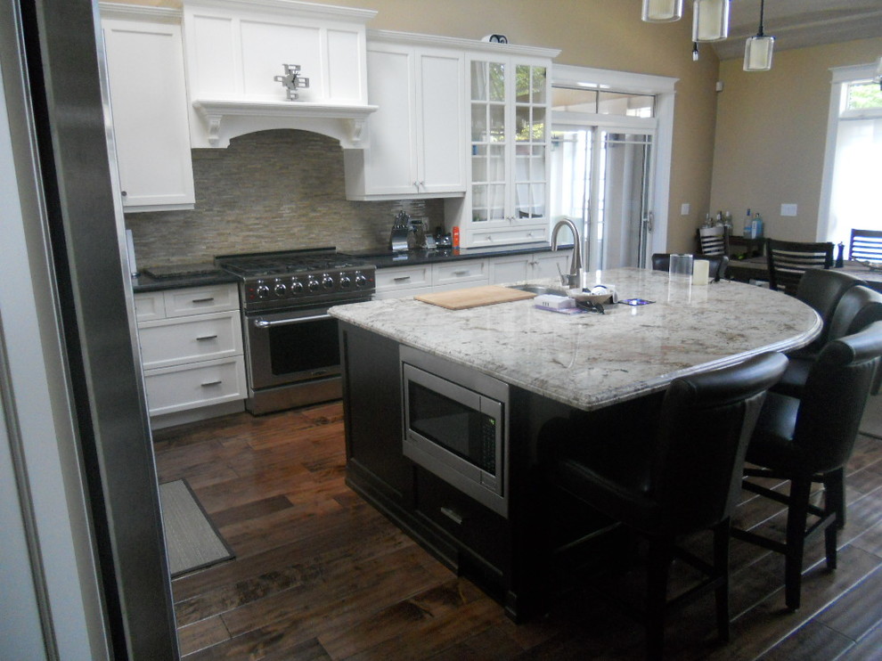 kitchen island Traditional Kitchen Toronto by K.McKechnie