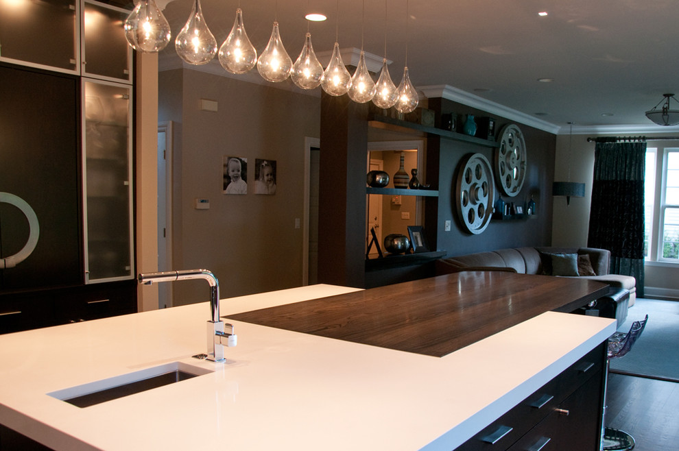 Minimalist kitchen photo in Chicago