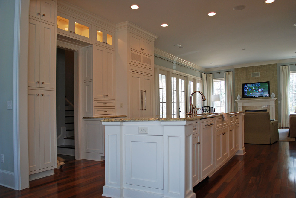 Elegant kitchen photo in Wilmington