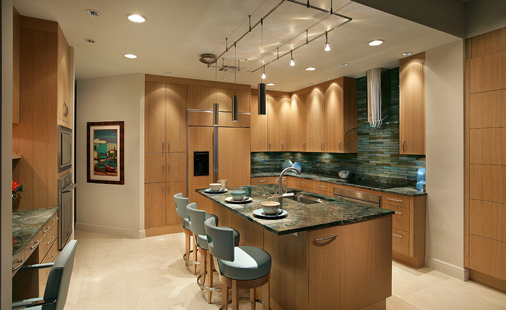 Photo of a medium sized contemporary kitchen in Los Angeles.