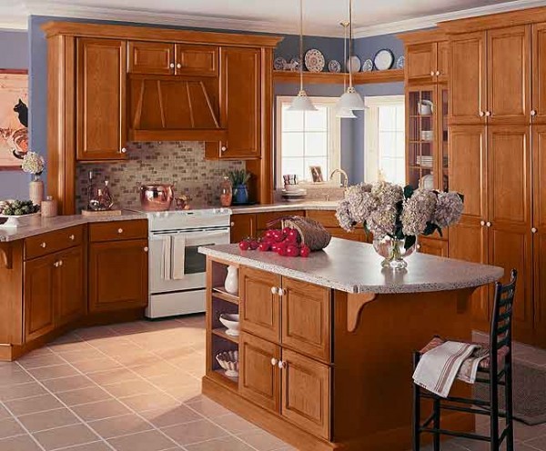 Пример оригинального дизайна: кухня среднего размера в классическом стиле