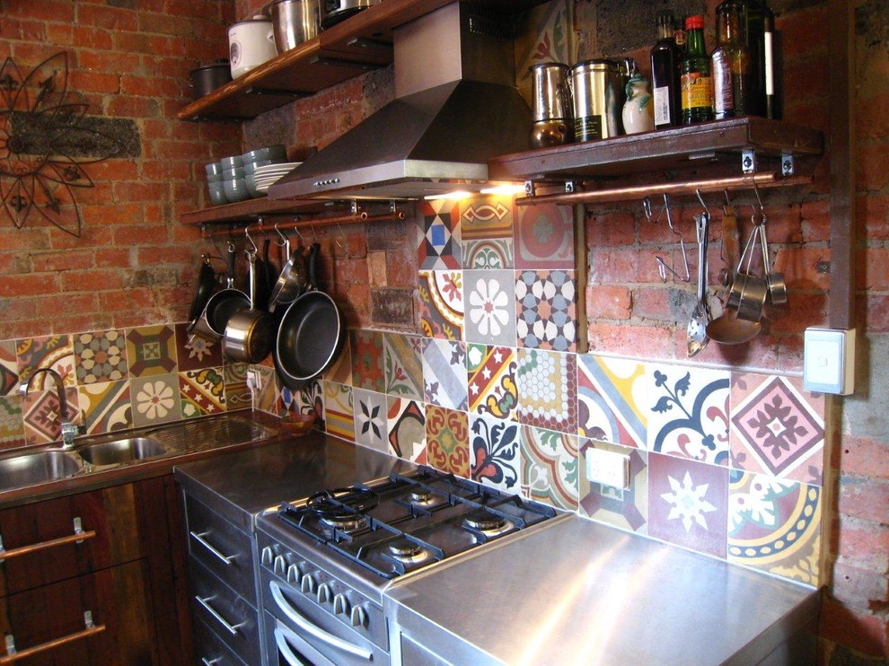 メルボルンにあるエクレクティックスタイルのおしゃれなキッチンの写真