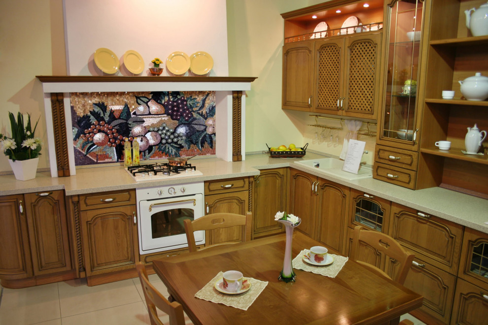 Esempio di una piccola cucina stile americano con paraspruzzi verde e paraspruzzi con piastrelle a mosaico