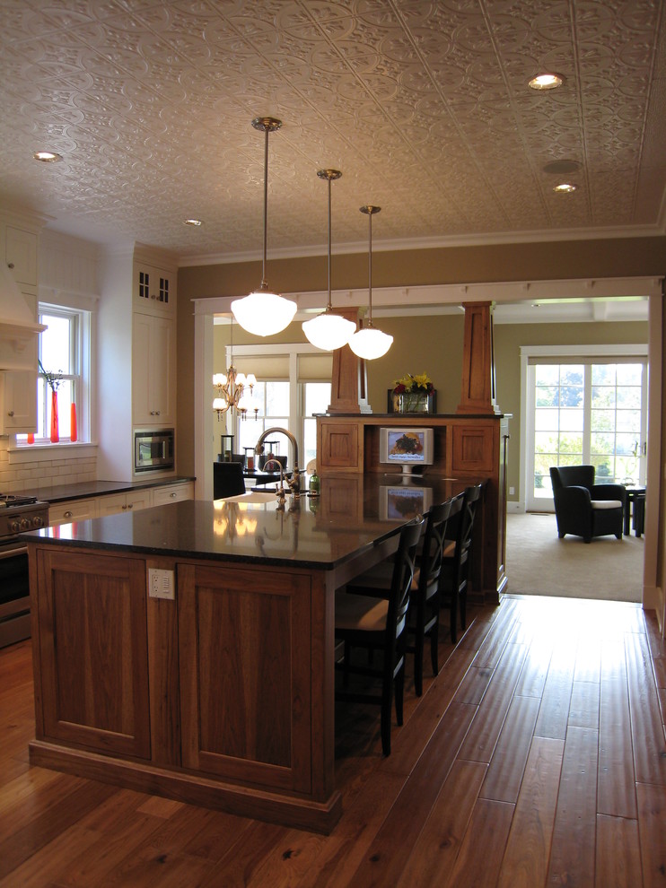 Inspiration for a country kitchen in Grand Rapids.