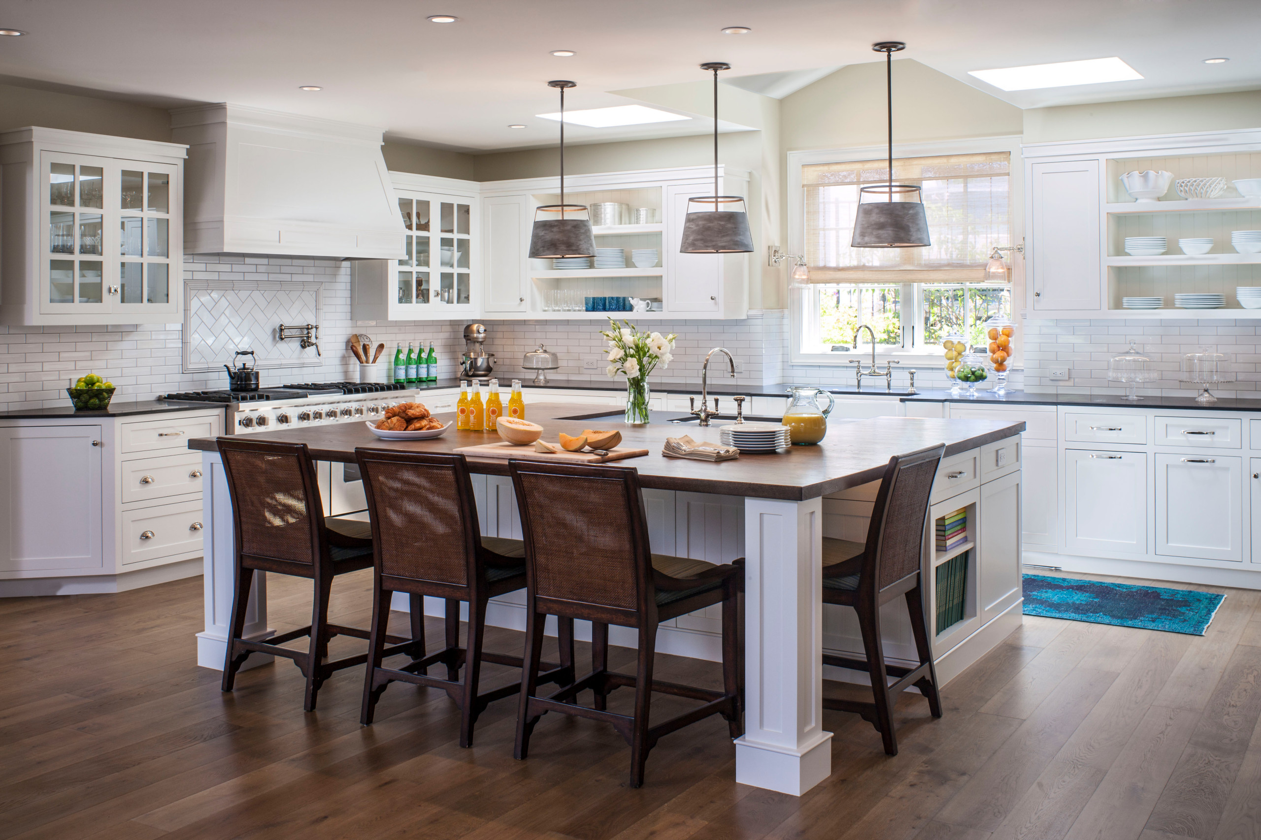 Black Countertop Kitchen Ideas for a Striking Impression - Farmhousehub