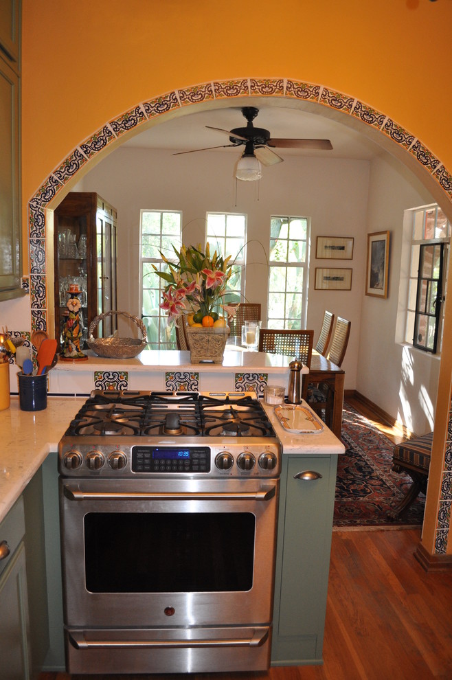 Example of a tuscan kitchen design in Phoenix