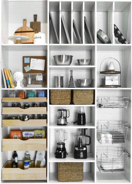 https://st.hzcdn.com/simgs/pictures/kitchens/kitchen-pantry-design-inspired-closets-vermont-img~63f1a2780d98ceea_4-4310-1-171e4d1.jpg