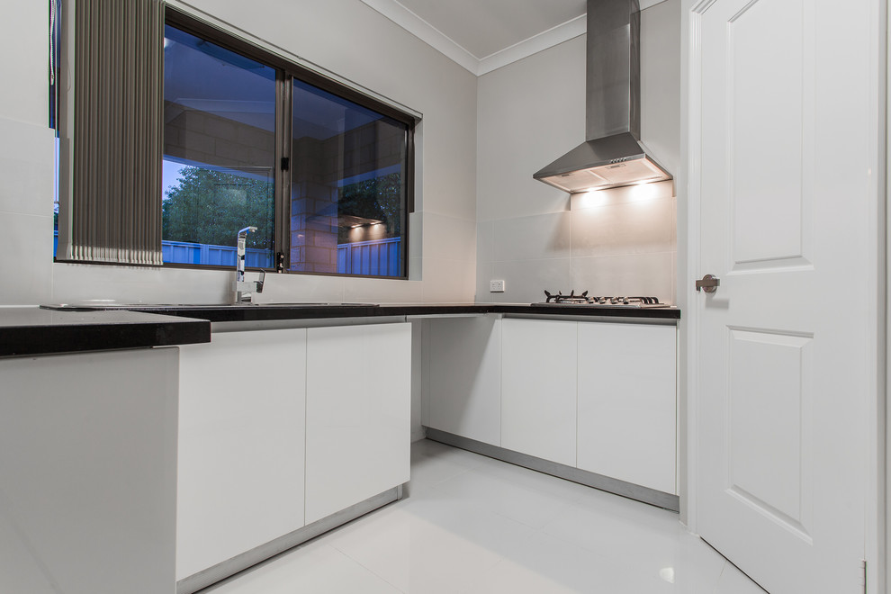 Inspiration for a contemporary kitchen remodel in Perth