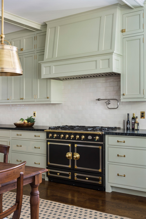 Green kitchen cabinets