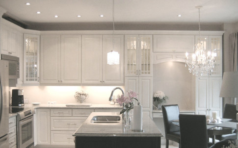 Inspiration for a traditional kitchen in Ottawa.