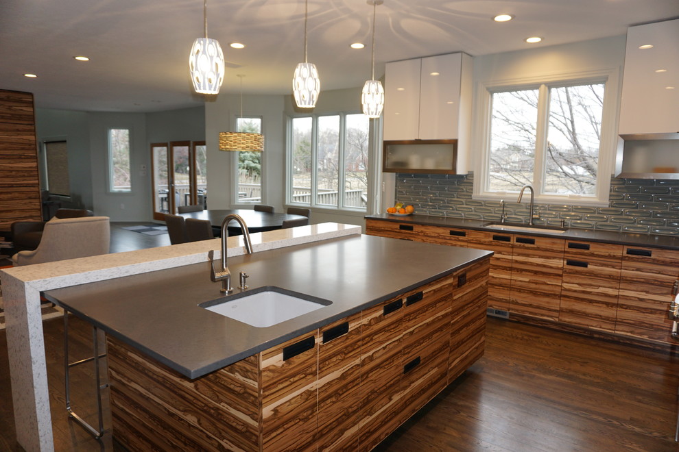 Inspiration for a contemporary kitchen in Indianapolis.