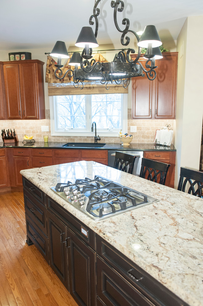 Kitchen Remodel with Brookhaven Island and Desk Classique Cuisine