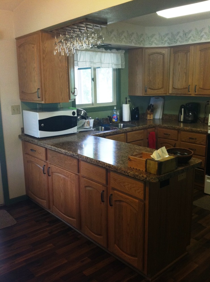 Kitchen Remodel with Refacing and Laminate Countertop
