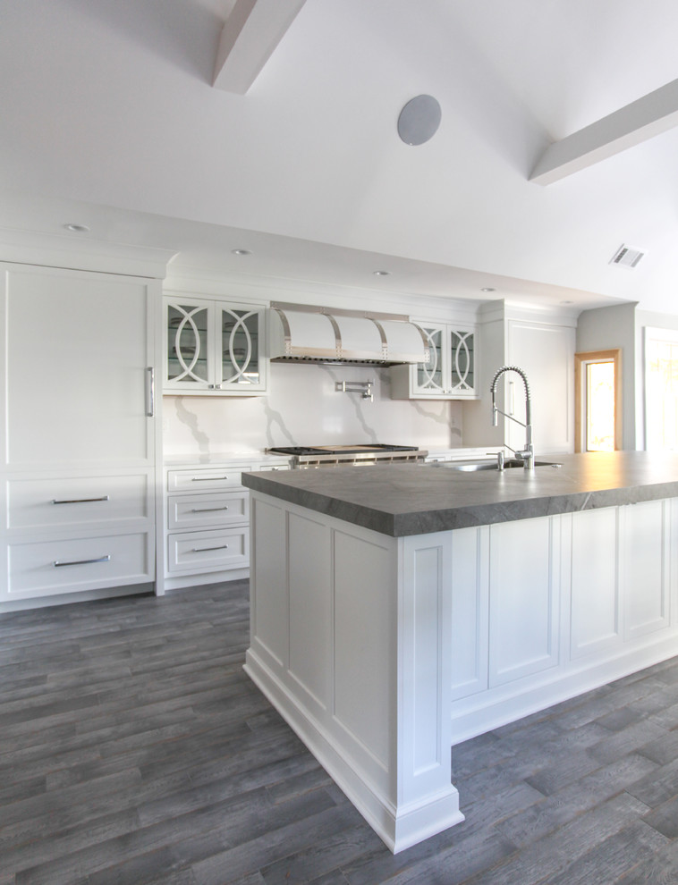 Kitchen Remodel With Dekton Countertops Moderne Cuisine New York par Plesser's Appliance