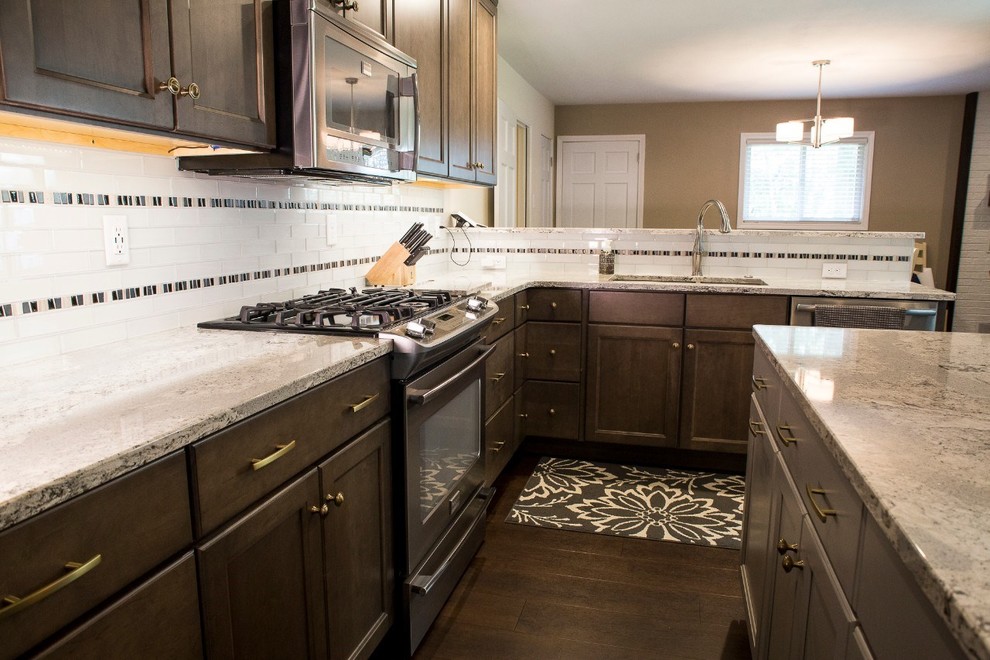 This is an example of a traditional kitchen in St Louis.