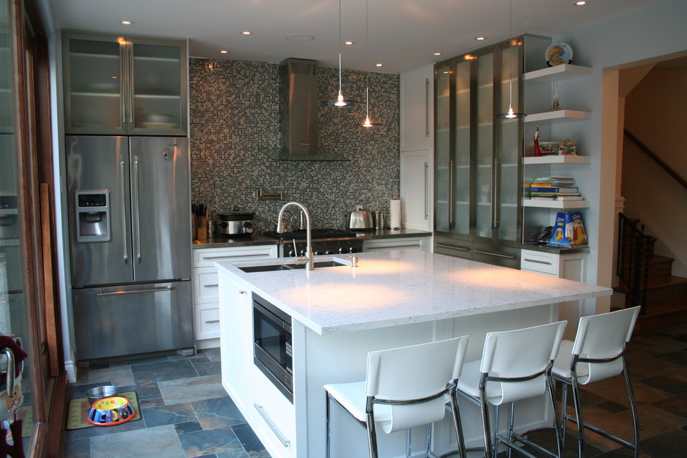 Kitchen - modern kitchen idea in Montreal