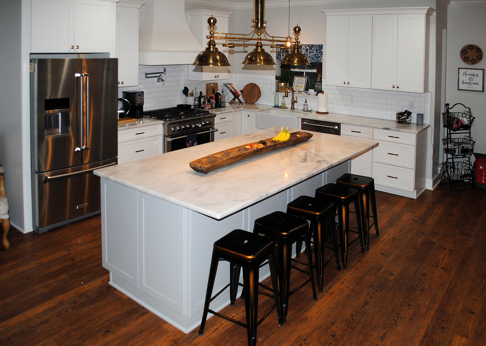 This is an example of a contemporary kitchen in New Orleans.