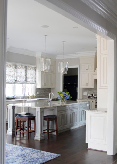 This is an example of a modern kitchen in Raleigh.