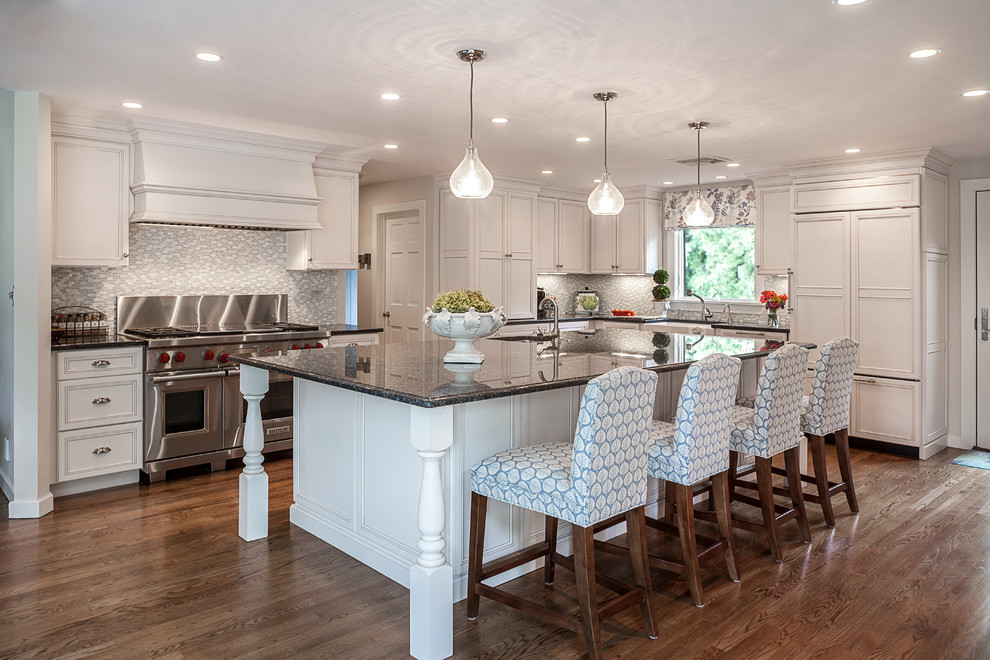 Inspiration for a classic kitchen in Boston.