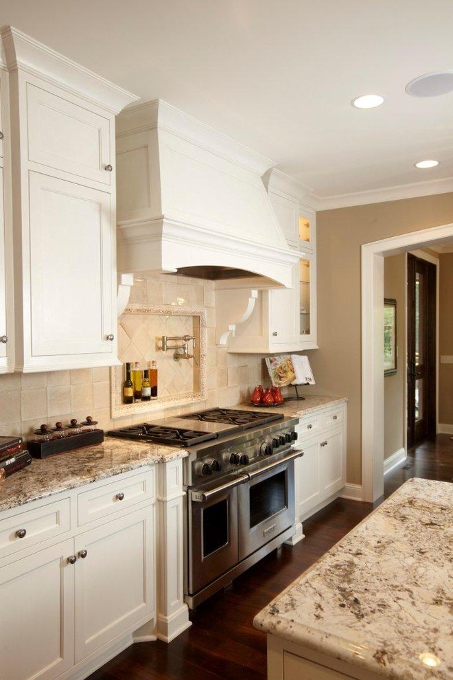Inspiration for a timeless kitchen remodel in Minneapolis with granite countertops
