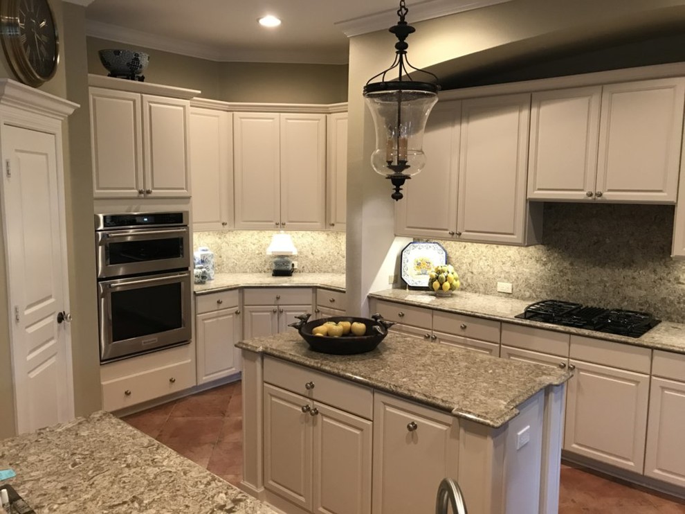 Kitchen Update Done in a Painted Eggshell Color - Traditional - Kitchen -  Tampa - by Kitchen Solvers of the Gulf Coast | Houzz