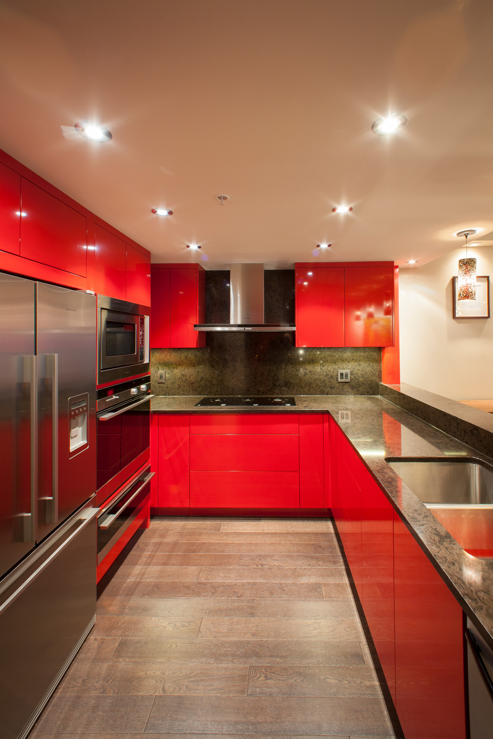 14 Red Kitchen Decor Ideas - Decorating a Red Kitchen
