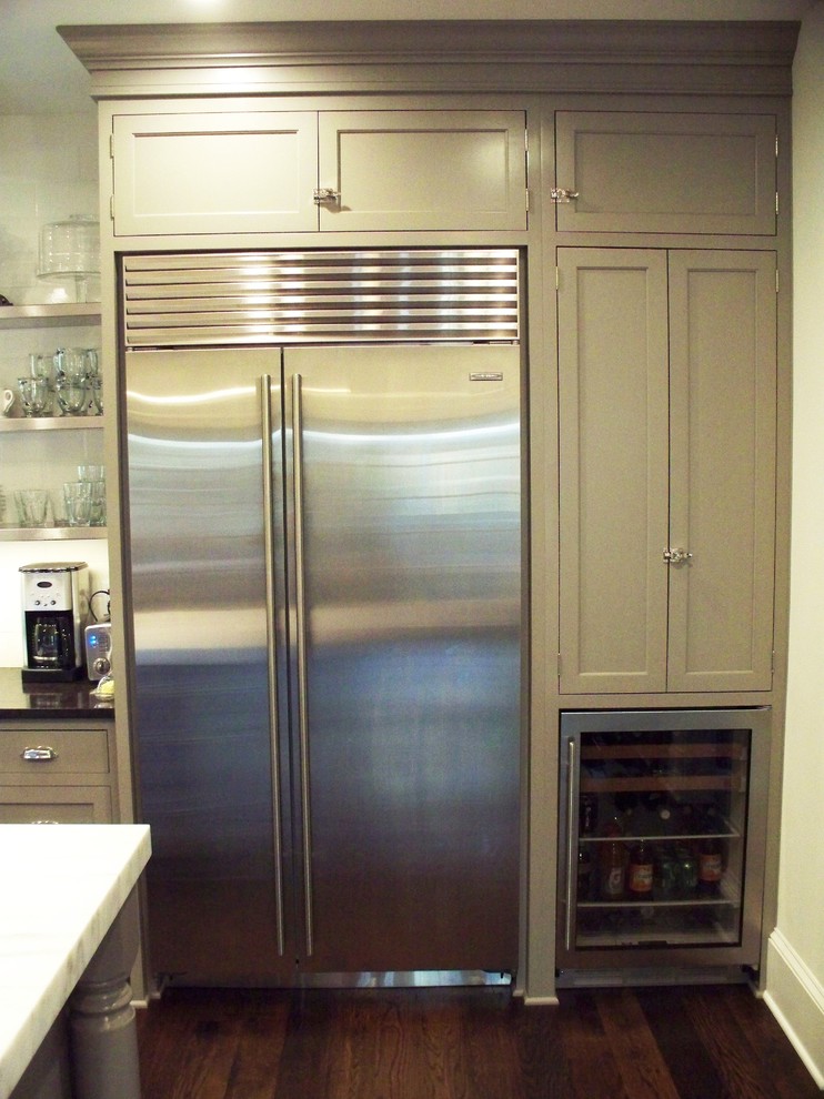 This is an example of a contemporary kitchen in Philadelphia.