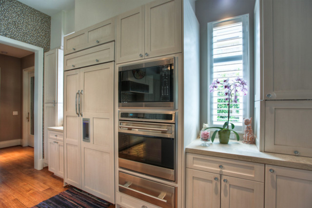 Kitchen with Appliance Panels - Modern - Kitchen - Houston - by Cabinet ...