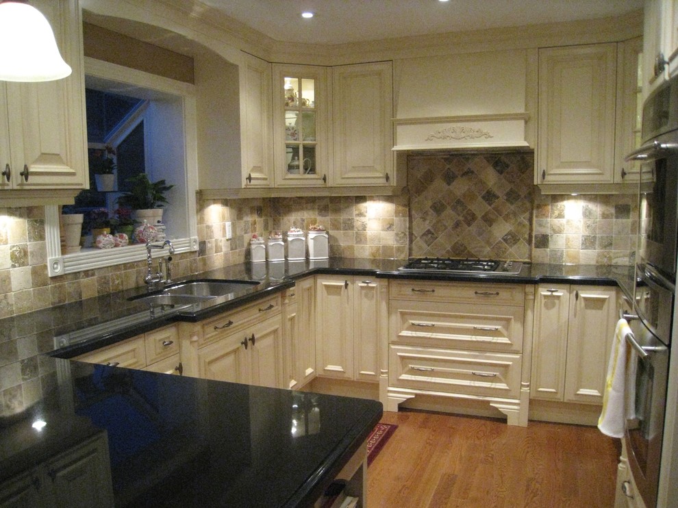 Kitchen with Applied Mouldings Traditional Kitchen Toronto by