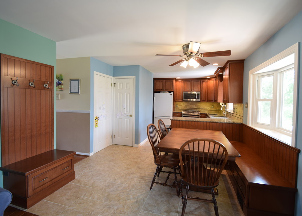 Kitchen With Built In Banquette Seating Sterling Kitchen And Bath Img~0dd1625b0718d779 9 4345 1 320ea41 