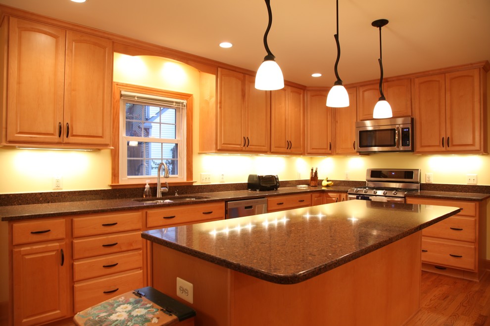 Kitchen with island Traditional Kitchen DC Metro by Hambleton