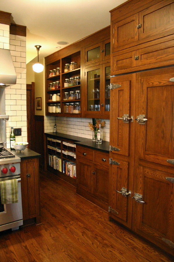 Elegant kitchen photo in Chicago
