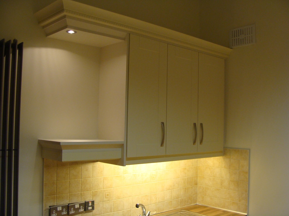 Example of a classic kitchen design in Dublin