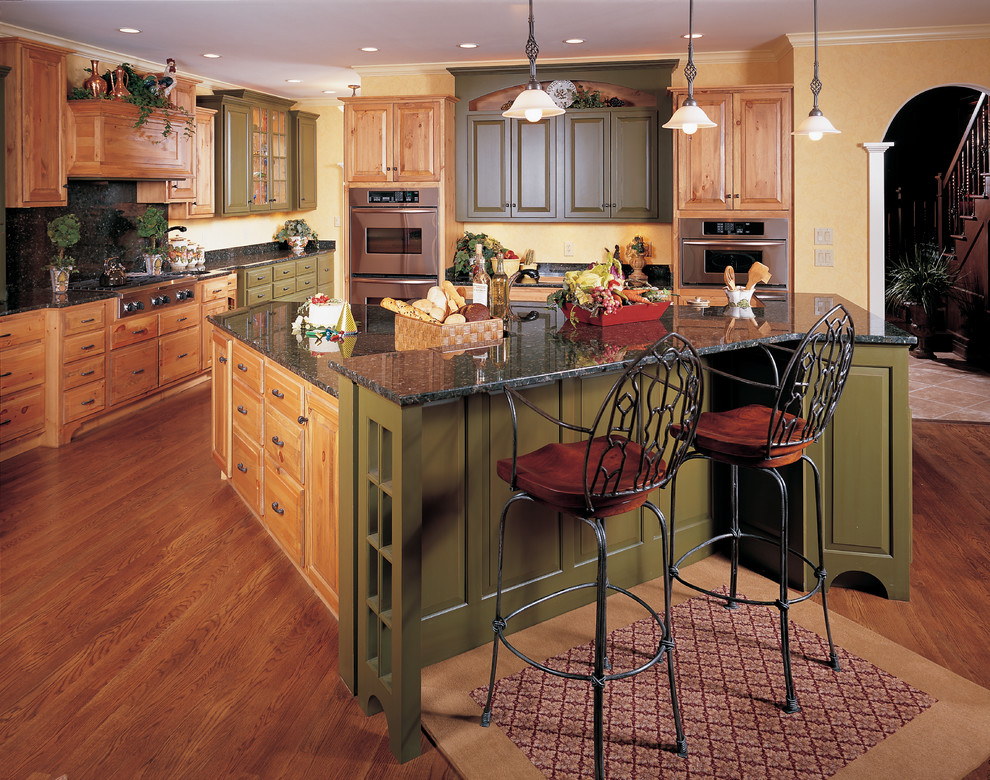 Inspiration for a classic kitchen in Indianapolis with granite worktops.
