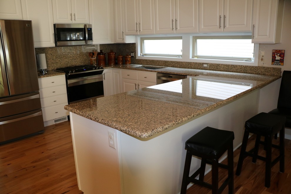 Kitchens - Traditional - Kitchen - Grand Rapids - by Gomez Granite