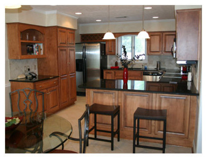 Elegant kitchen photo in Columbus